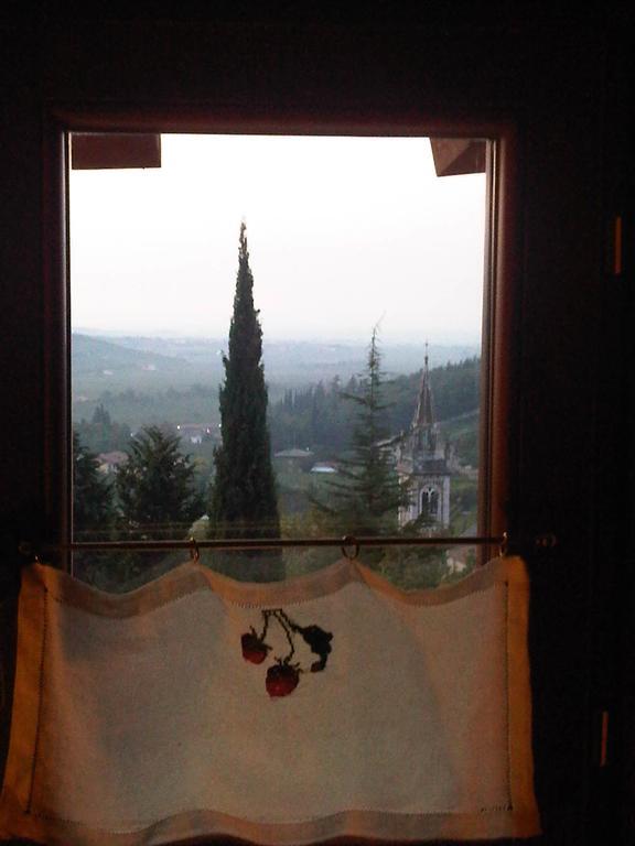 Olivella Bed and Breakfast Mezzane di Sotto Zewnętrze zdjęcie